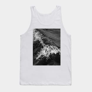 Wave ridge on the undulating water of the lake - black and white Tank Top